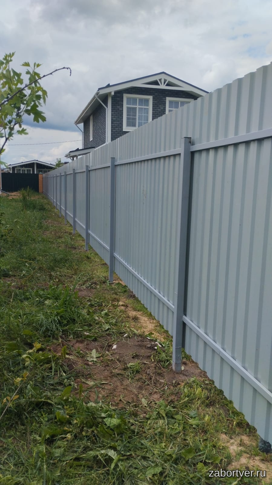 Как выбрать забор для дачи: советы и рекомендации