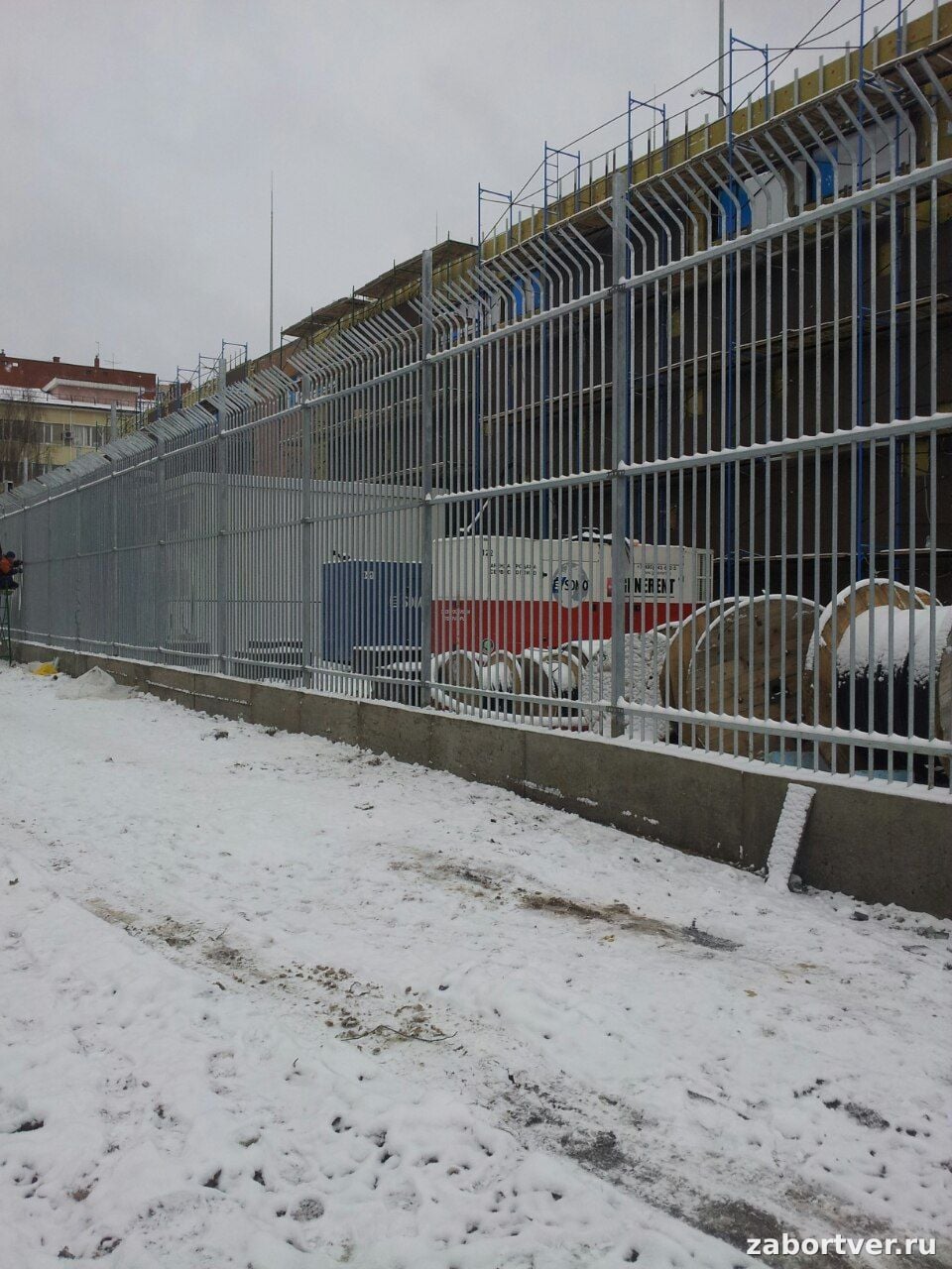 Усиленный сварной забор из оцинкованных прутьев