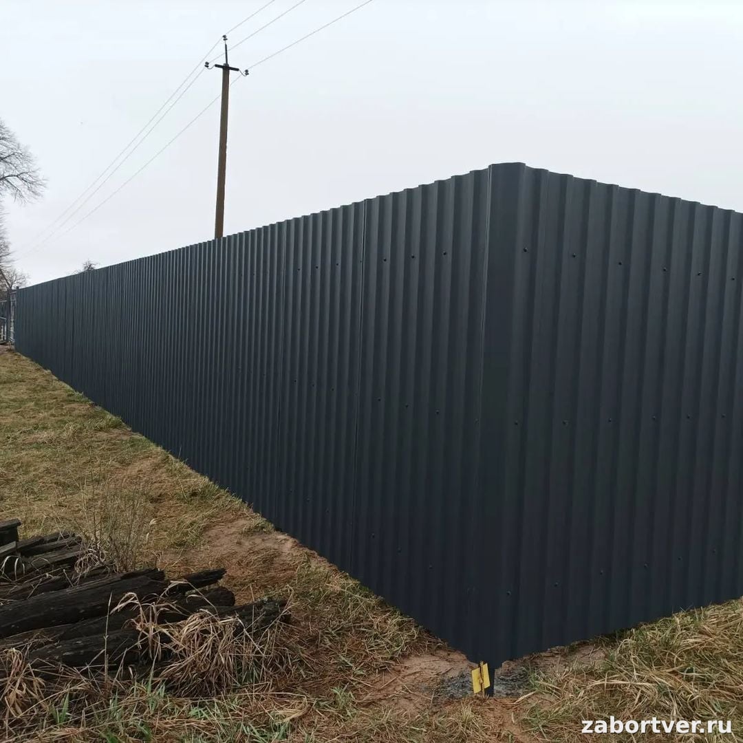 Заборы из профнастила и профлиста: цены, виды и установка под ключ